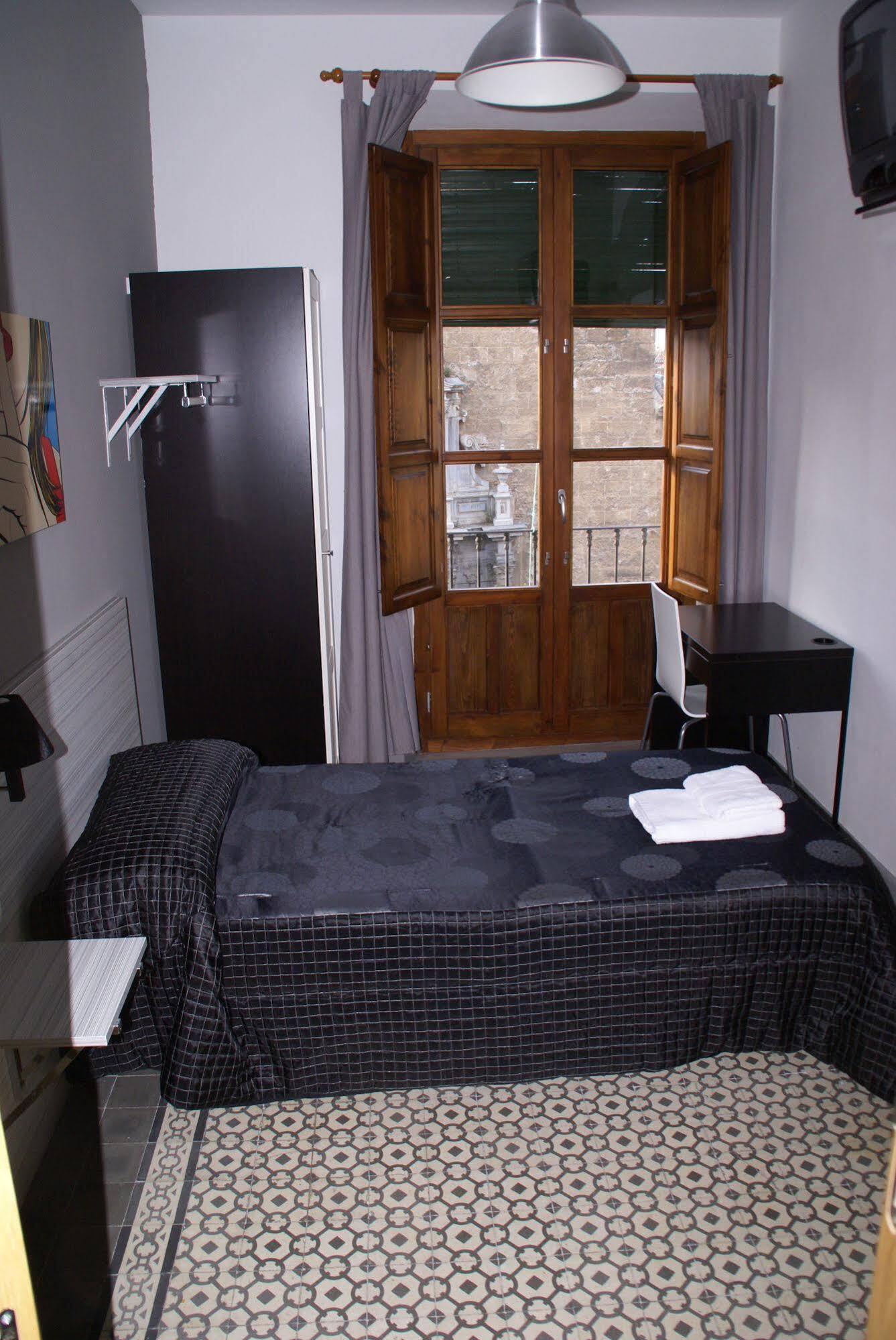 Oyo Fonda Sanchez Hotell Granada Exteriör bild